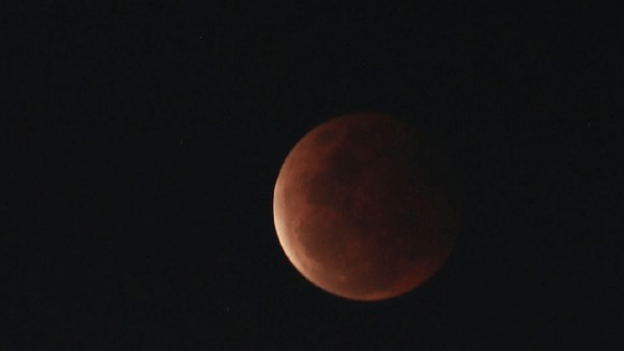 Gerhana Bulan Total 3 Maret 2026 “Manggung” Saat Senja: Puncaknya 18.34 WIB, Bisa Disaksikan dari Seluruh Indonesia