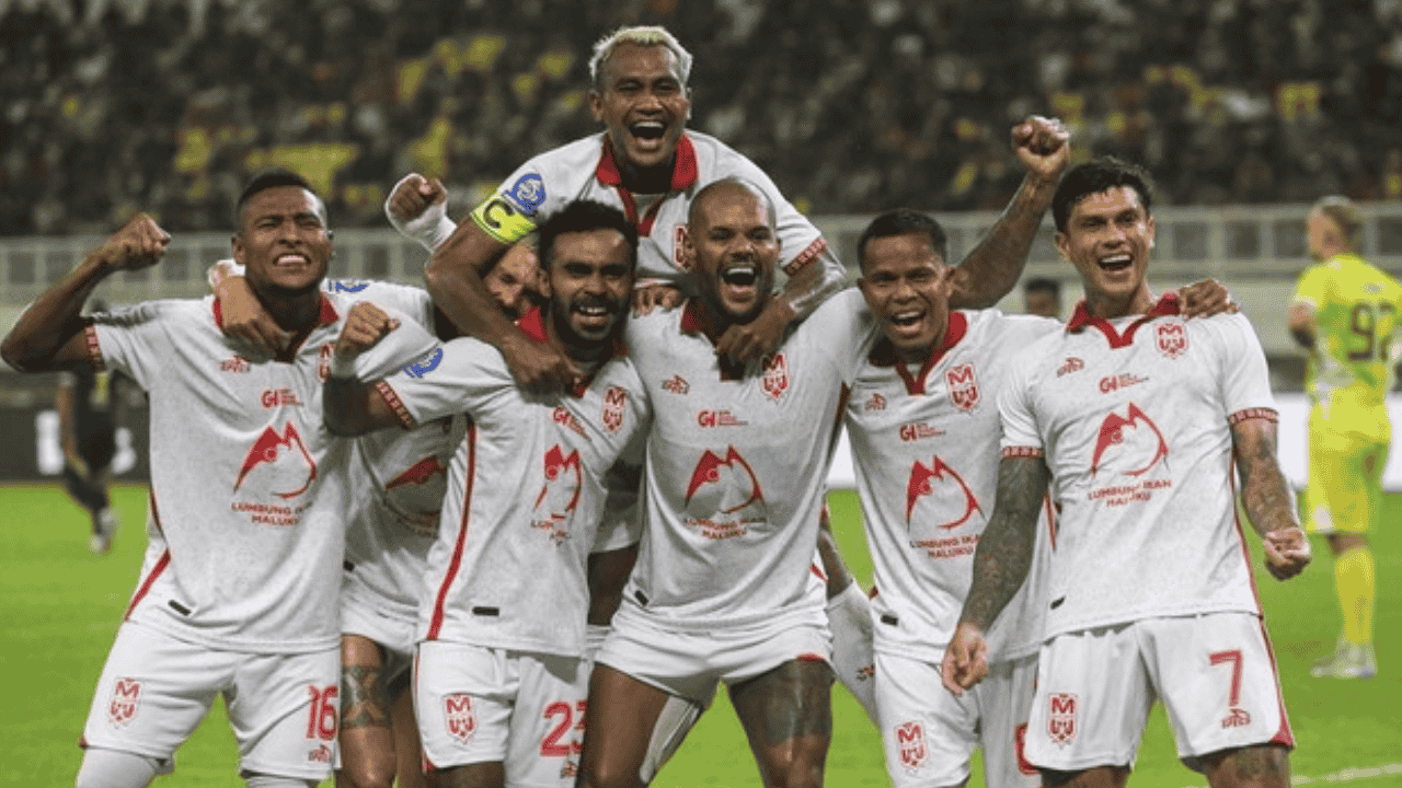 Persib Tersungkur di Ternate! Malut United Menang 2-0, Penalti David Da Silva Gagal
