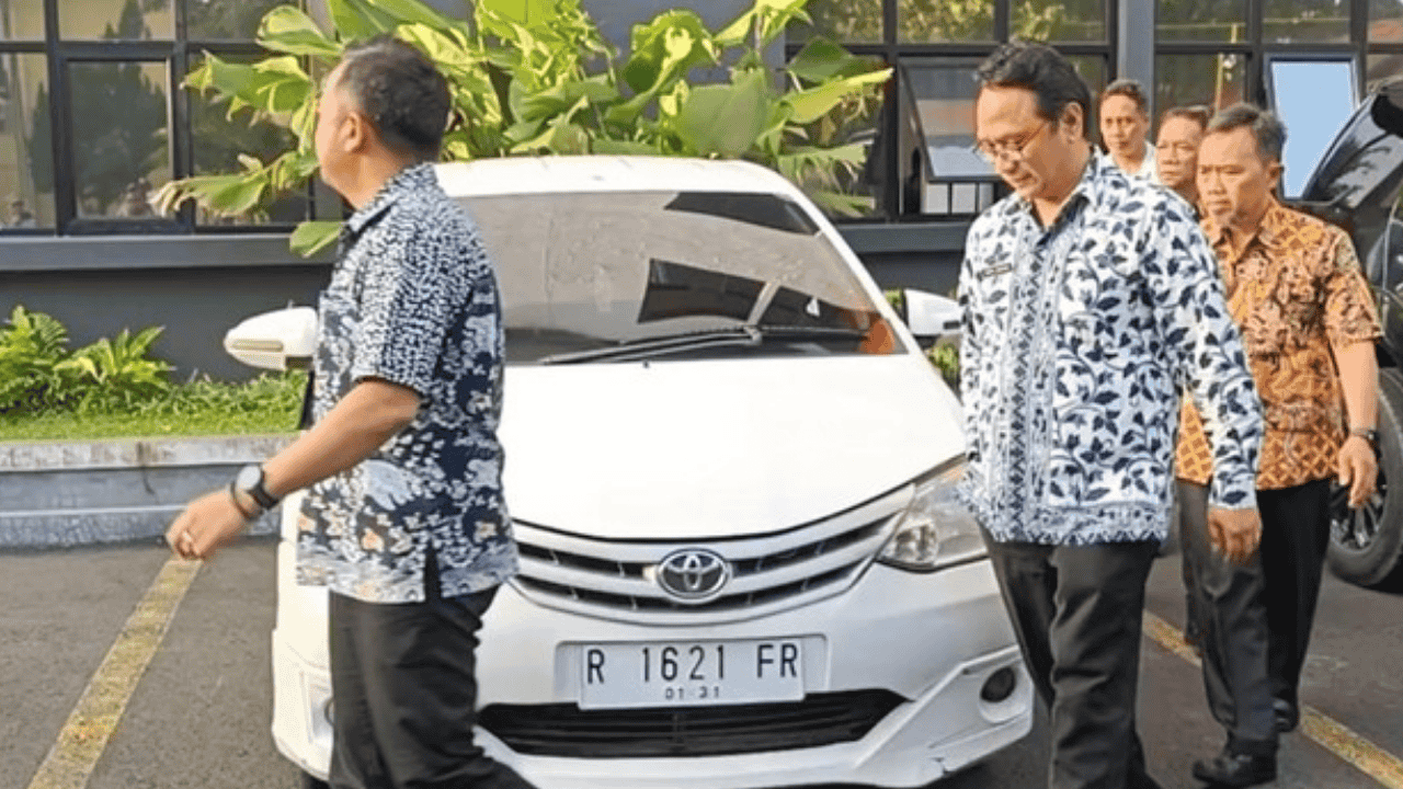 OTT KPK di Cilacap Melebar! Sekda hingga Sejumlah Kepala Dinas Digiring ke Mapolresta Banyumas
