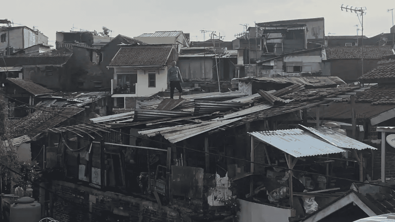 Puting Beliung 5 Menit Hantam Sekeloa, 31 Rumah Rusak: Wali Kota Bandung Farhan Minta Warga Siaga Cuaca Ekstrem
