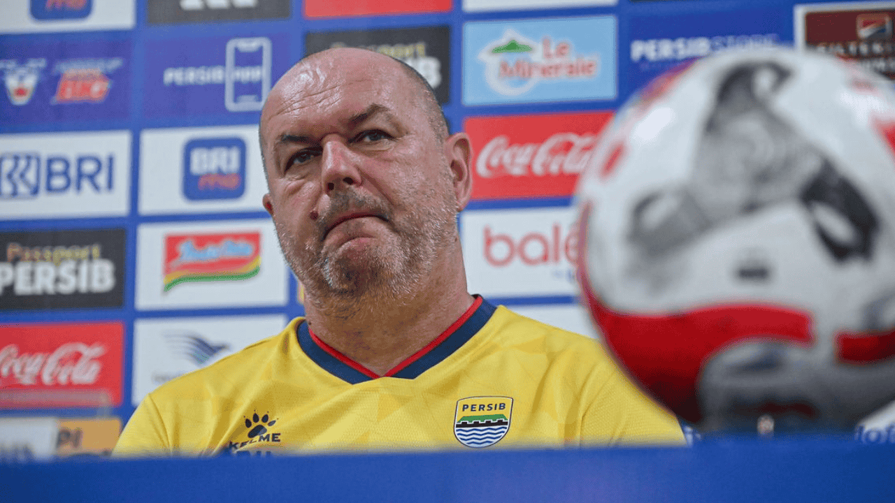 GBLA Bikin Tim Tamu “Tak Nyaman”, Hodak Titip Pesan Keras ke Bobotoh Jelang Persib Vs PSM: “Saya Harap Tak Ada Lagi Suar