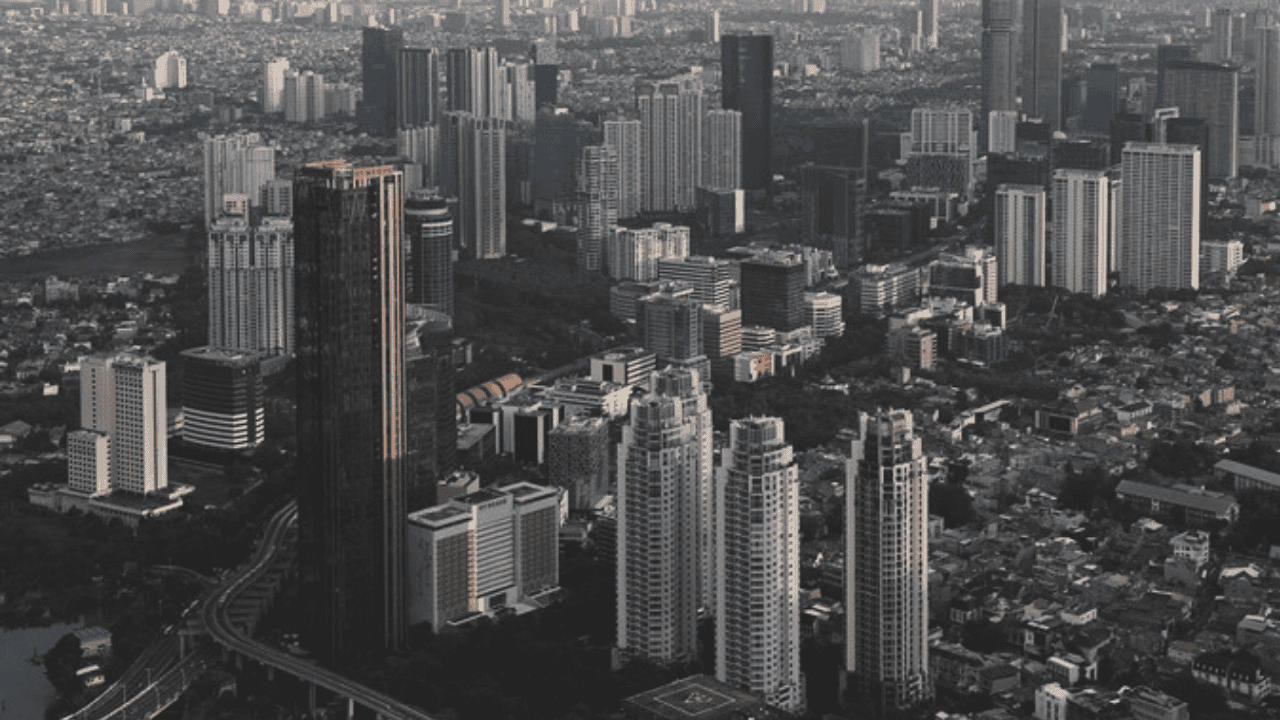 BMKG: Sepekan ke Depan Jakarta Diguyur Hujan, Pemprov Diminta Siaga Banjir & Rob