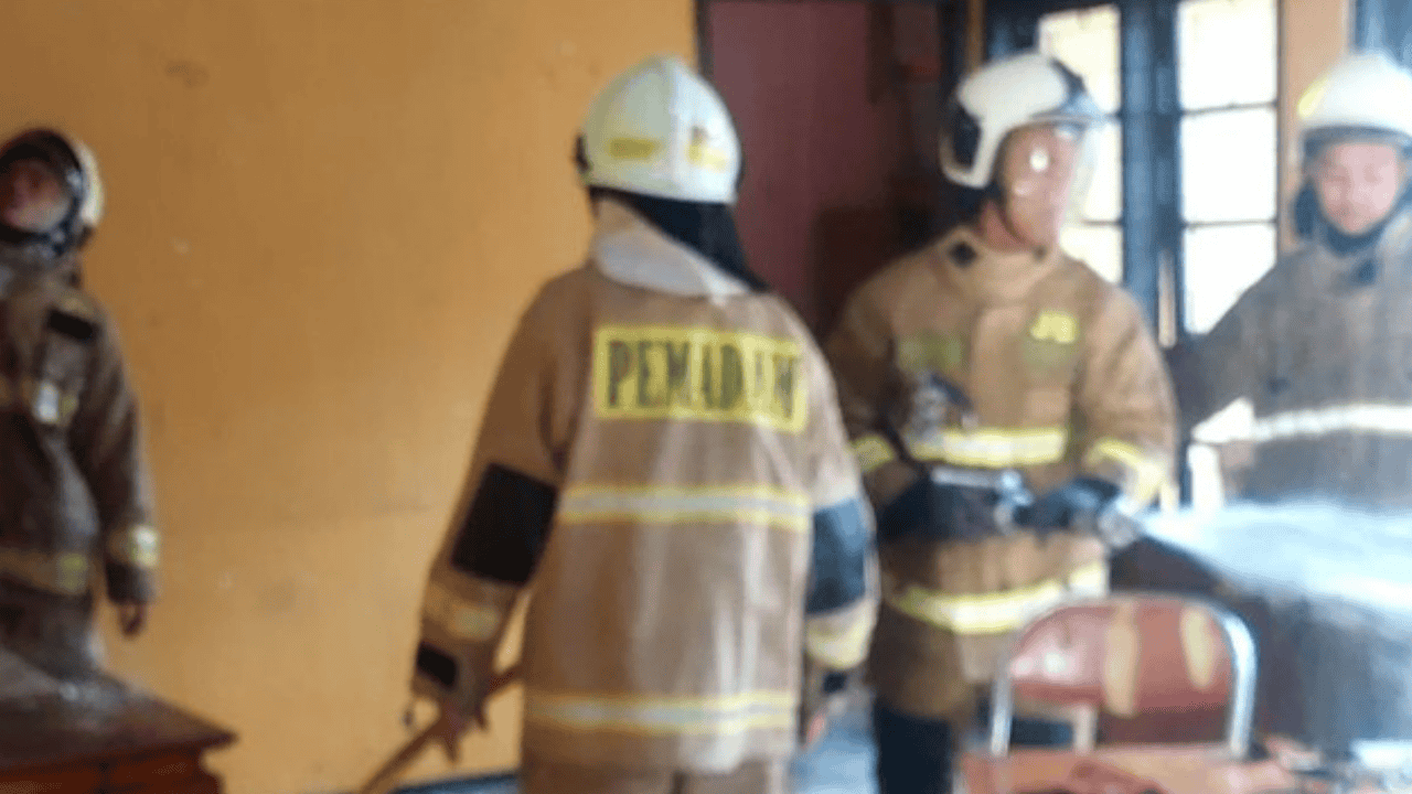 Heboh Pagi Ini! Panti Sosial Cengkareng Kebakaran, Damkar Duga Dipicu ODGJ Main Korek Gas