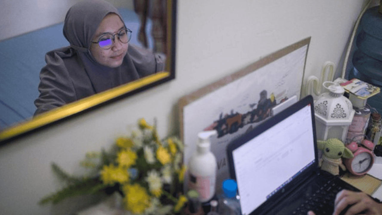 Cuaca Ekstrem Bikin Jakarta “Balik ke Rumah”: WFH & PJJ Resmi Berlaku sampai 28 Januari 2026