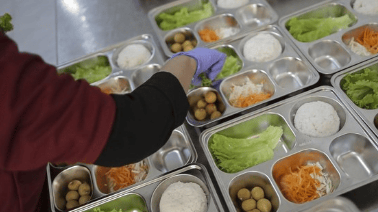 Tetap Jalan Saat Ramadan, Pemerintah Siapkan 4 Skema Penyaluran Makan Bergizi Gratis