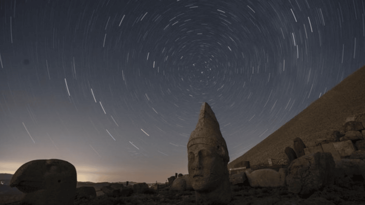 Akhir Pekan Langit RI Dihujani Geminid, Siap-siap 120 Meteor per Jam