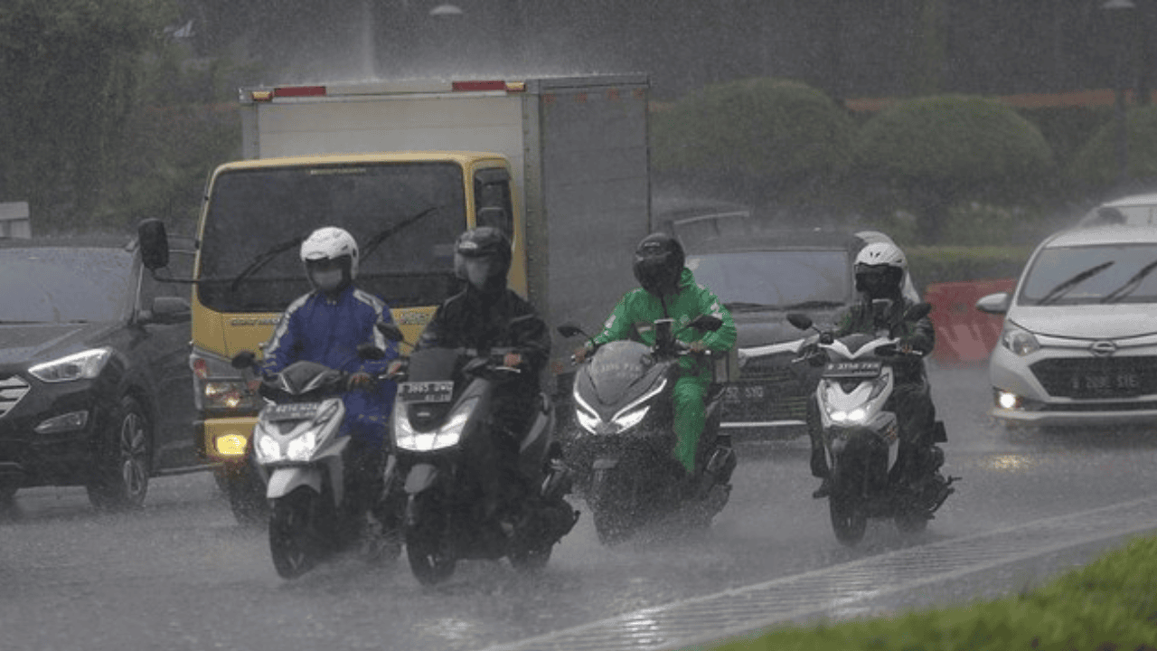 BMKG Buka Suara soal Cuaca Mudik Lebaran 2026: Rute Padat Jabar–Jateng Masih Mengintai Ekstrem, Posko 24 Jam Disiagakan