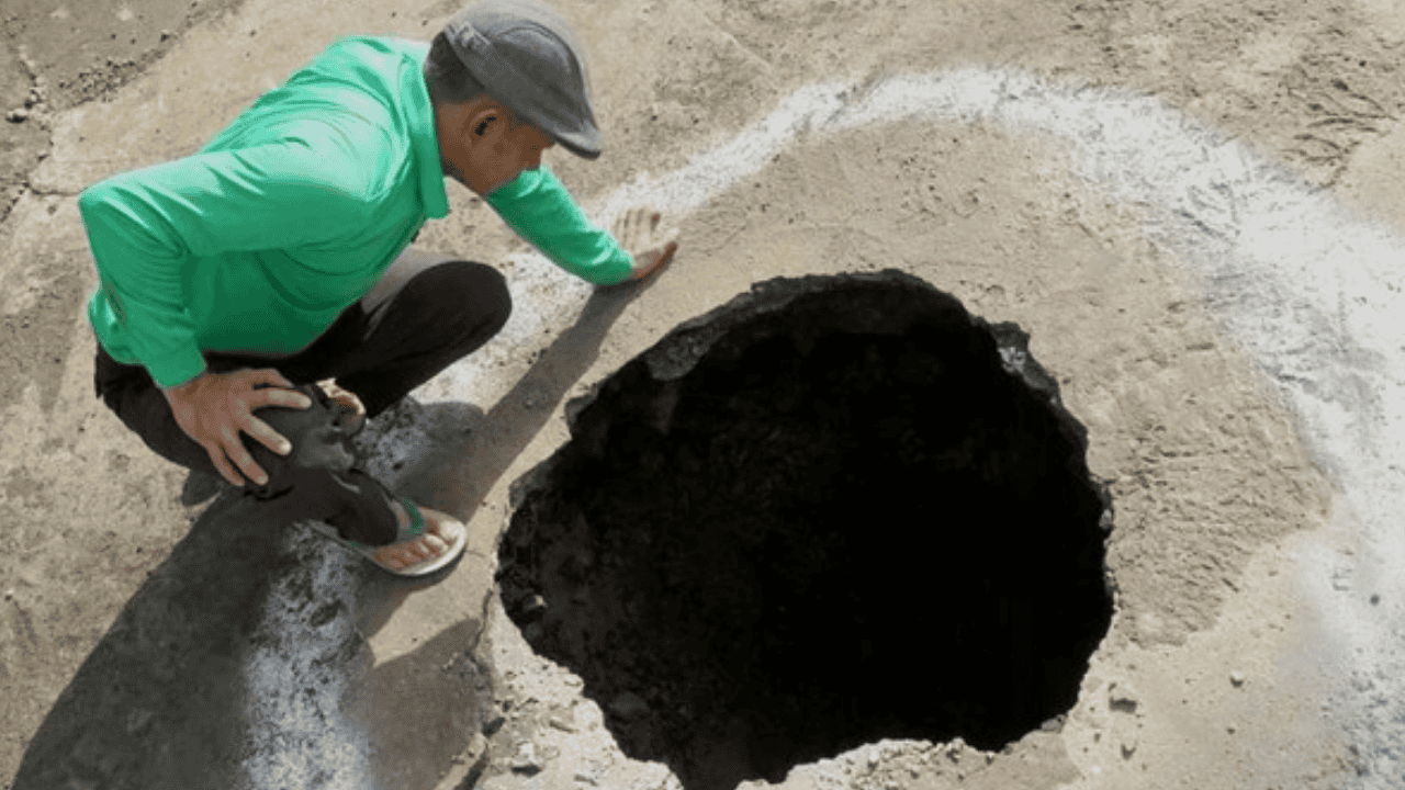 Sinkhole Mendadak Muncul di Limapuluh Kota, IAGI Sumbar Tunggu Tim Geolistrik untuk Telusuri Penyebab