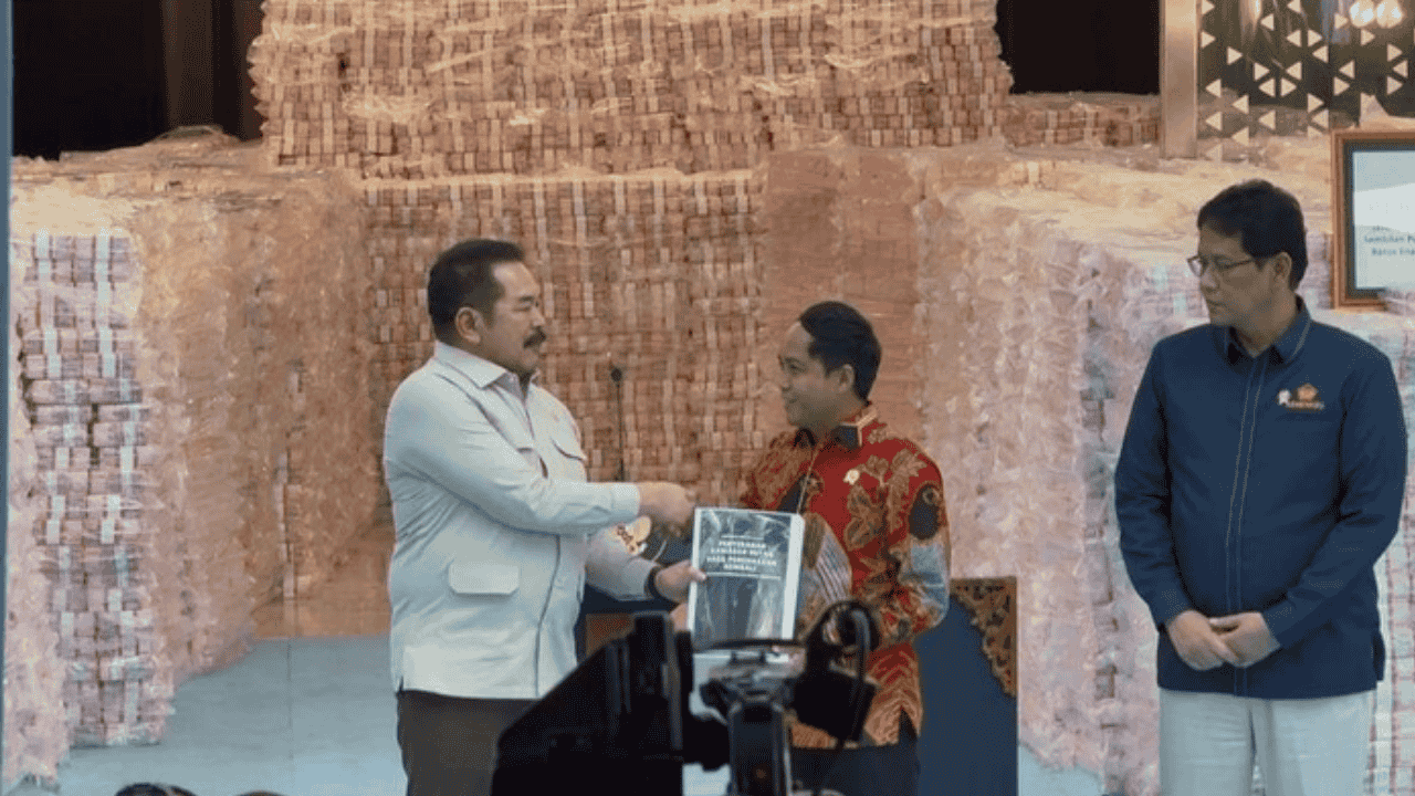 Disaksikan Prabowo, Satgas PKH Kembalikan 896,9 Ribu Hektare Hutan Ilegal ke Negara.