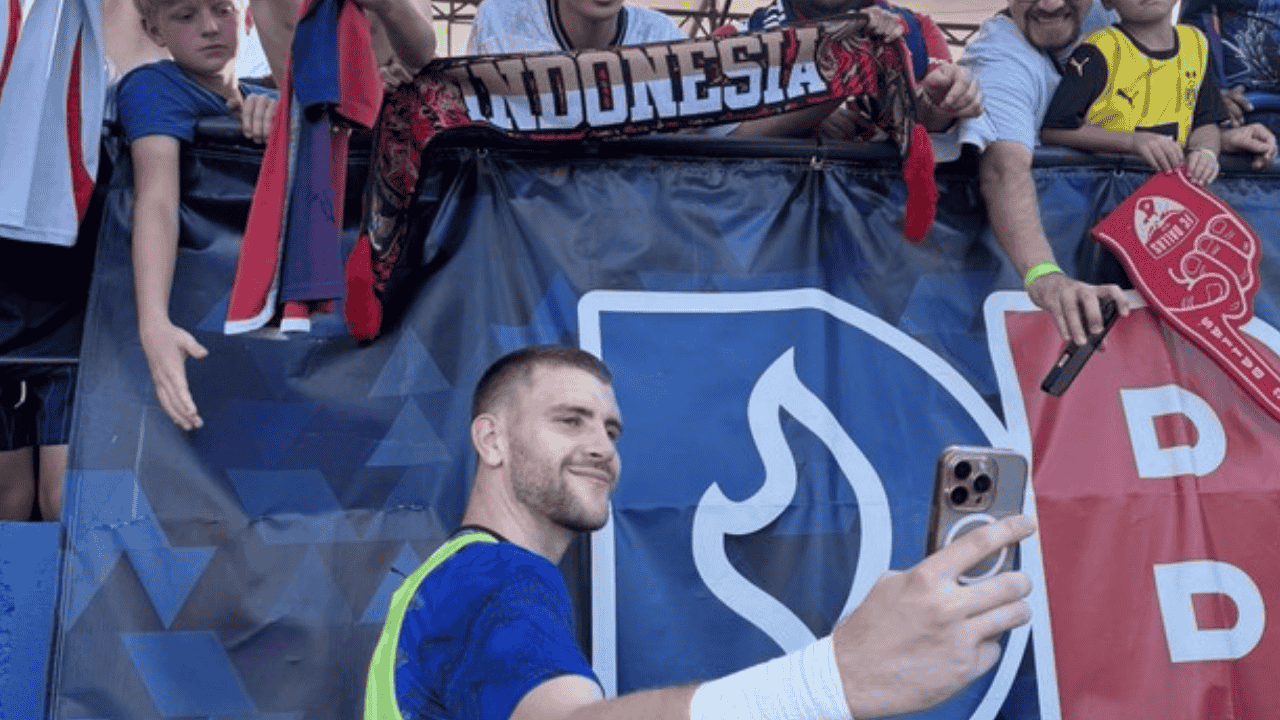 Bobotoh Mendadak Riuh: Rumor Maarten Paes–Joey Pelupessy “Selangkah Lagi” ke Persib