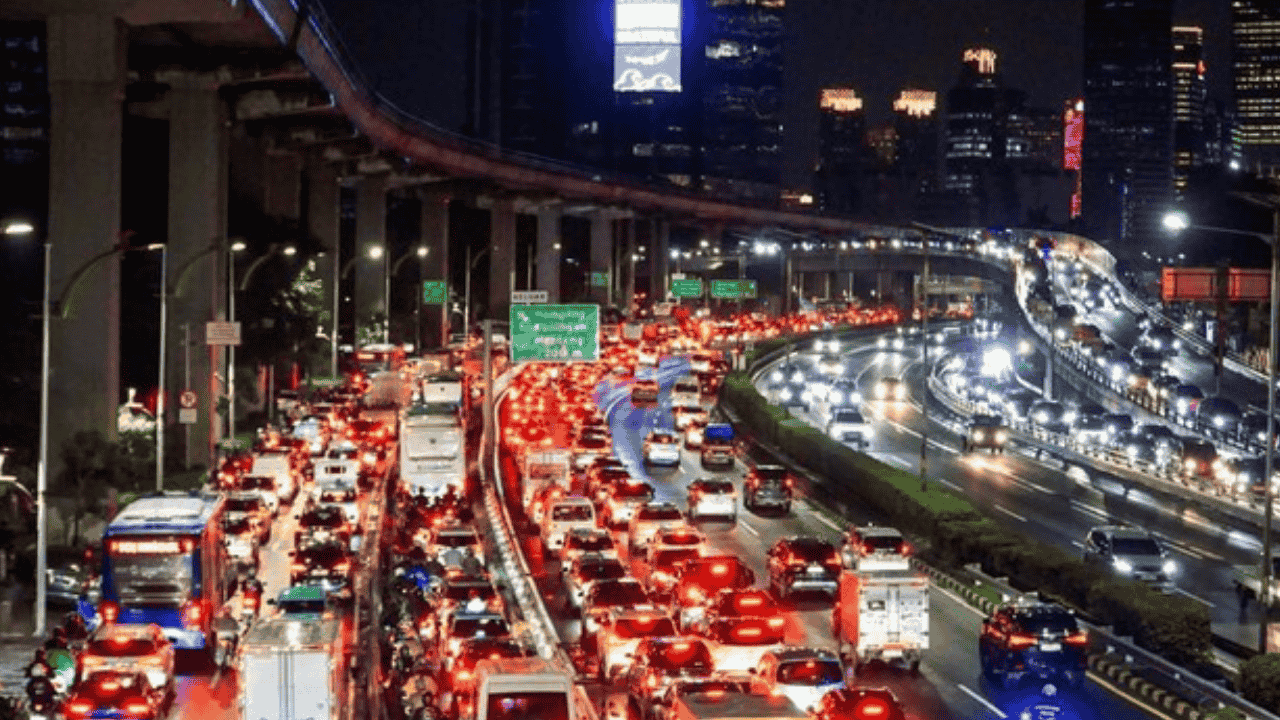 Banjir Bikin Jakarta Macet Saat Jam Pulang Kantor, Polisi Sebut 3 Ruas Ini Paling Parah