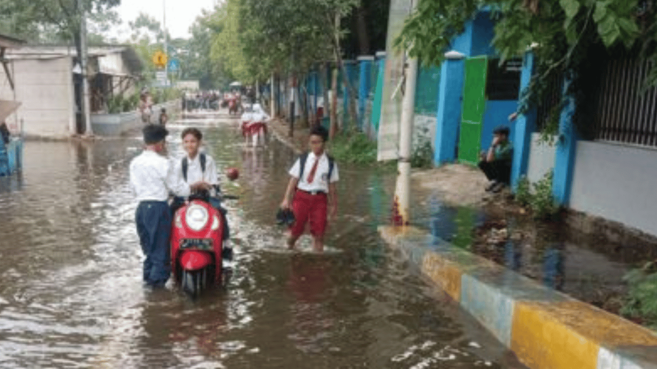 Kamal Muara hingga Tanjung Priok Terancam Banjir Rob, Warga Diminta Siaga