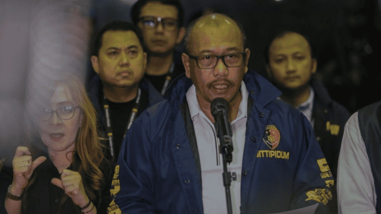 Markas Judol Hayam Wuruk Digerebek! Polisi Kejar Sponsor dan Aliran Dana 320 WNA Admin Judi Online