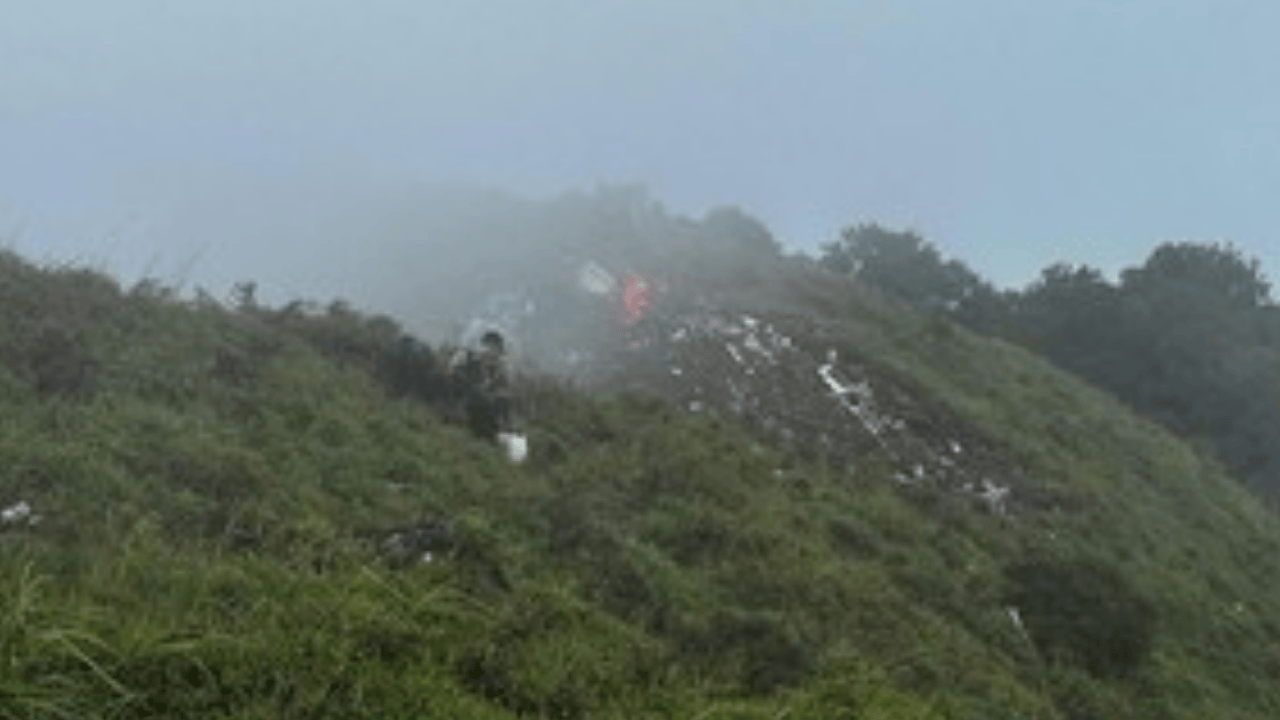 KNKT Buka Fakta Baru Insiden ATR 42-500: Pesawat “Dalam Kendali” Tapi Hantam Lereng Bulusaraung hingga Meledak