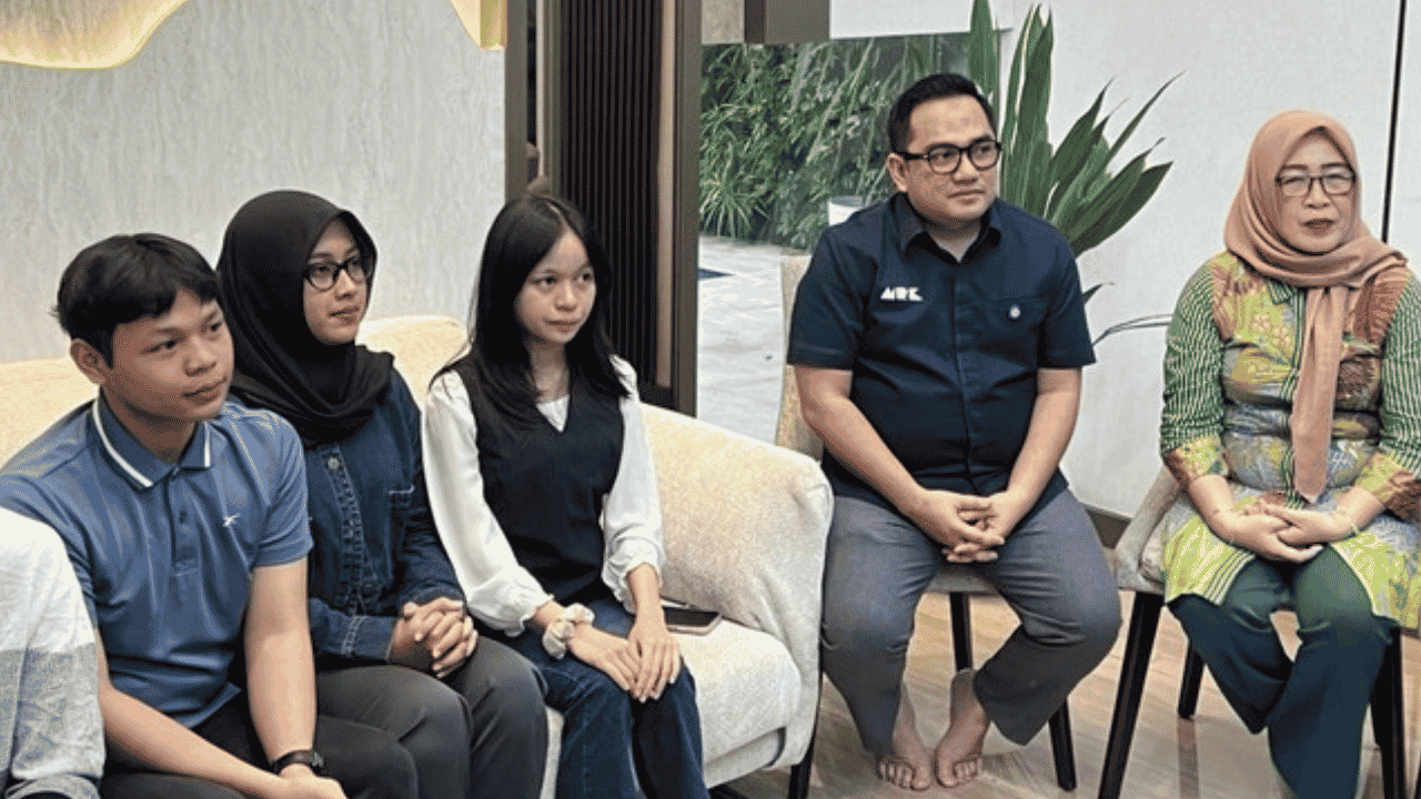 Siswa SMAN 1 Pontianak Bongkar Alasan Berani Lawan Penilaian: “Kami Sangat Yakin Jawabannya Sama