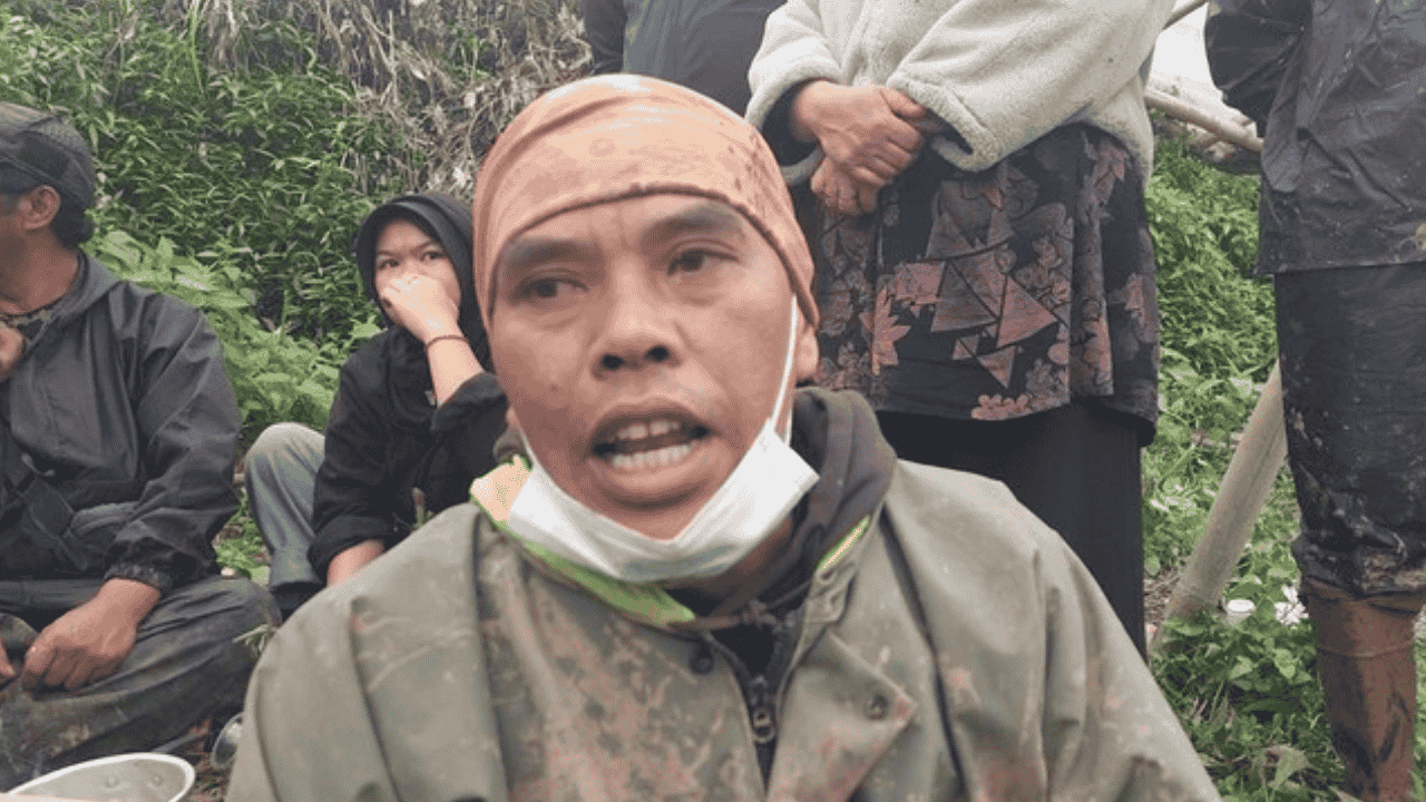 Asep Bertahan 3 Hari Gali Lumpur di Longsor Cisarua, Cari Tasya 17 Tahun yang Masih Hilang