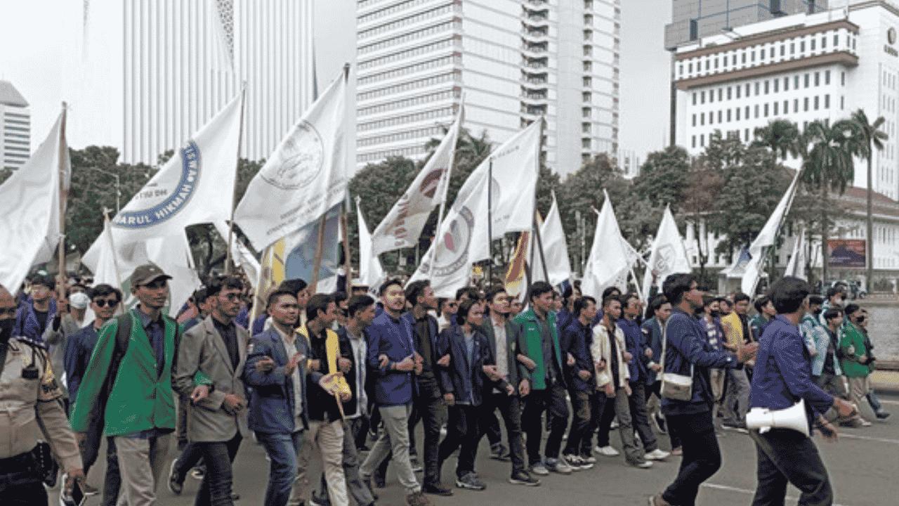 Jakarta Siaga! Mahasiswa Kepung Istana dan DPR Siang Ini, 3.225 Aparat Dikerahkan
