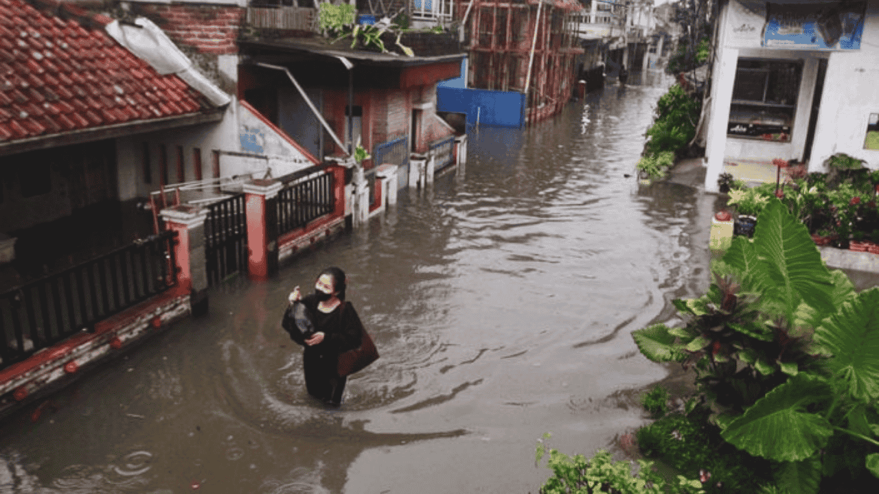 BMKG Peringatkan Hujan Lebat di Bandung & Jawa Barat hingga 7 Desember, Warga Diminta Siaga Banjir dan Longsor