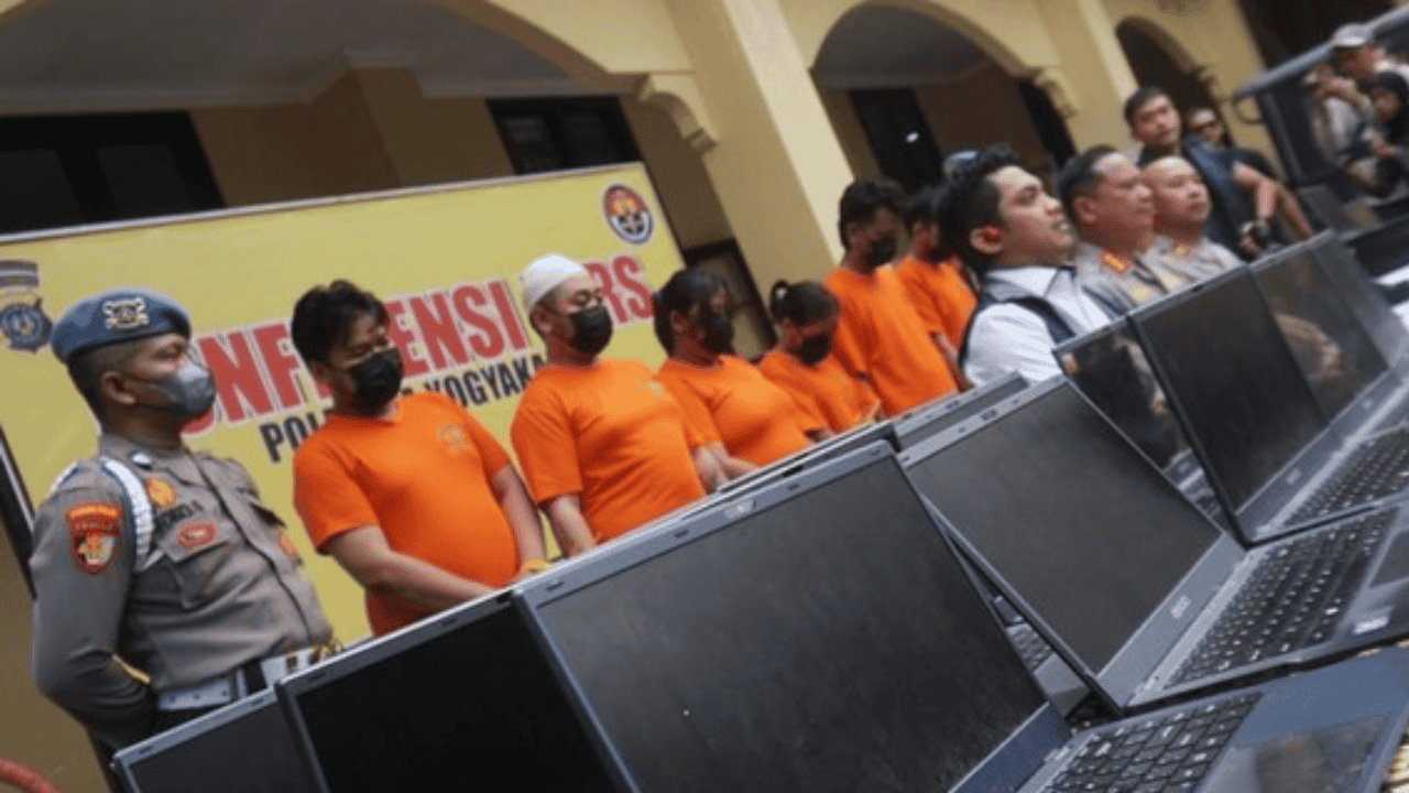 Terungkap! Kantor Love Scamming di Sleman Diduga Raup hingga Rp30-33 Miliar per Bulan, 6 Orang Jadi Tersangka