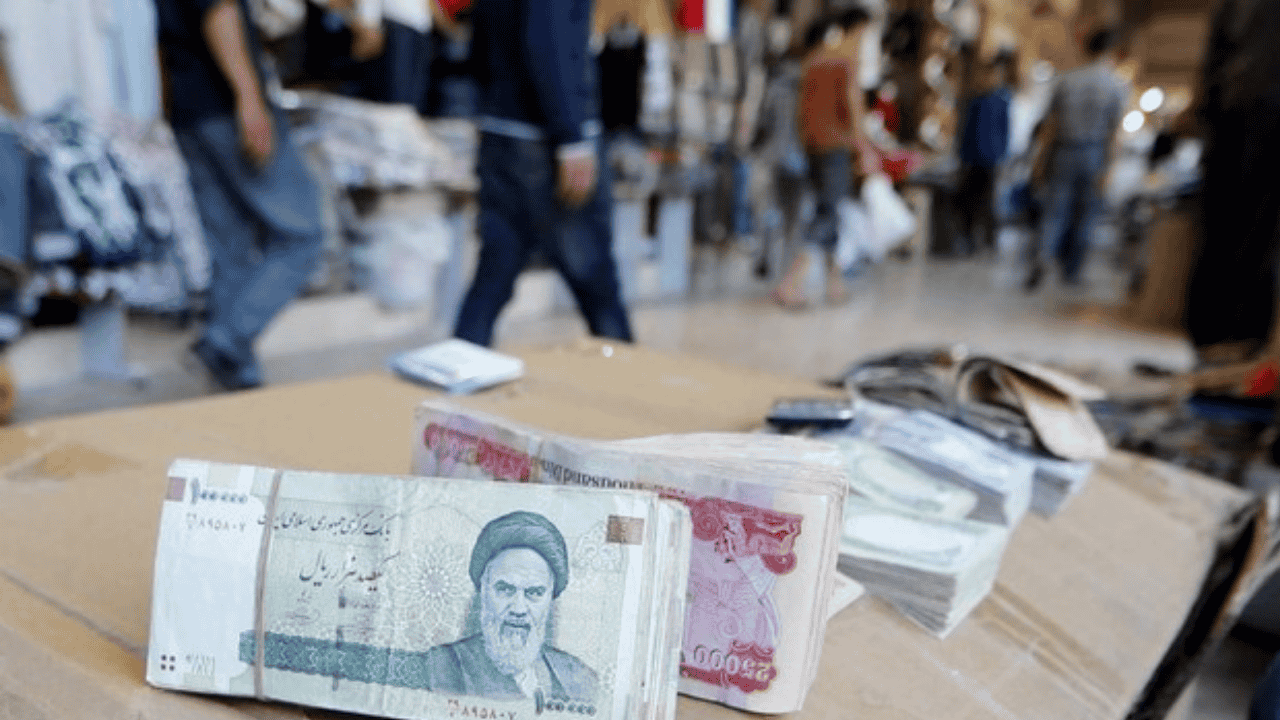 Kurs Rial Iran Terjun, Rp20 Ribu Bisa “Jadi Jutawan” di Teheran—Tapi Harga-Harga Ikut Melonjak