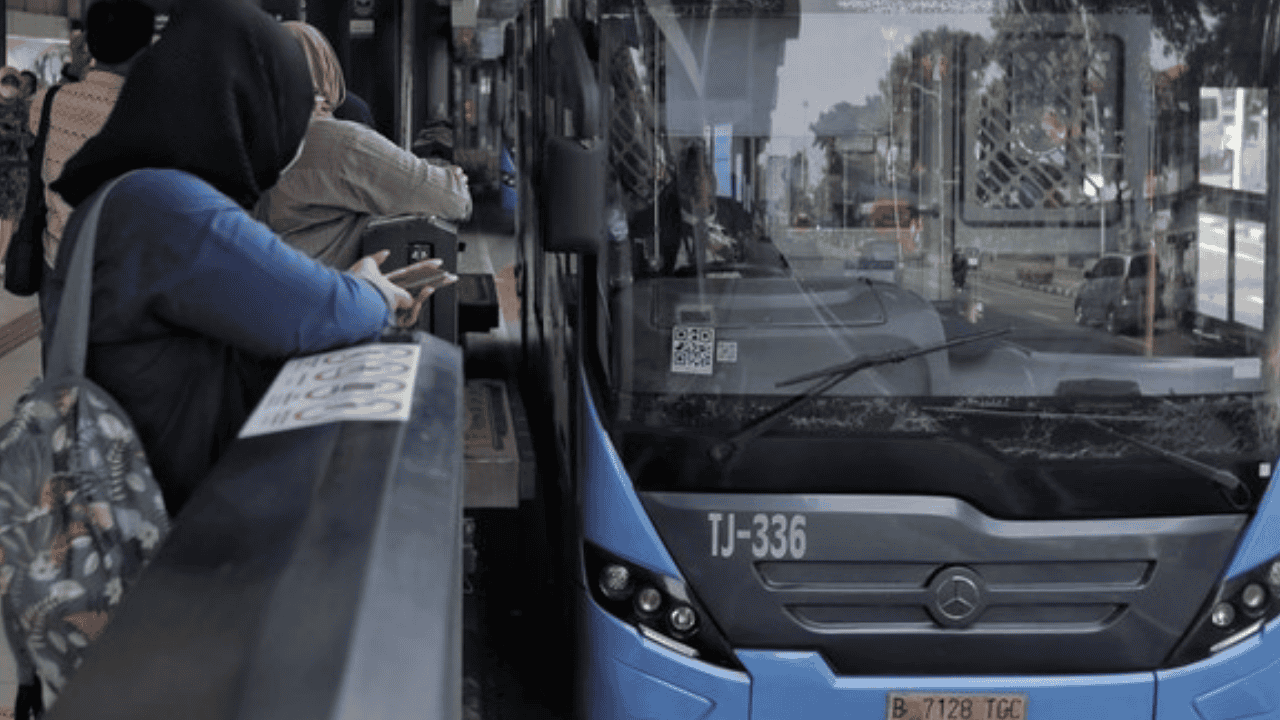 Pejabat SKK Migas Tewas saat Bersepeda usai Tabrak Bus TransJakarta di Sudirman