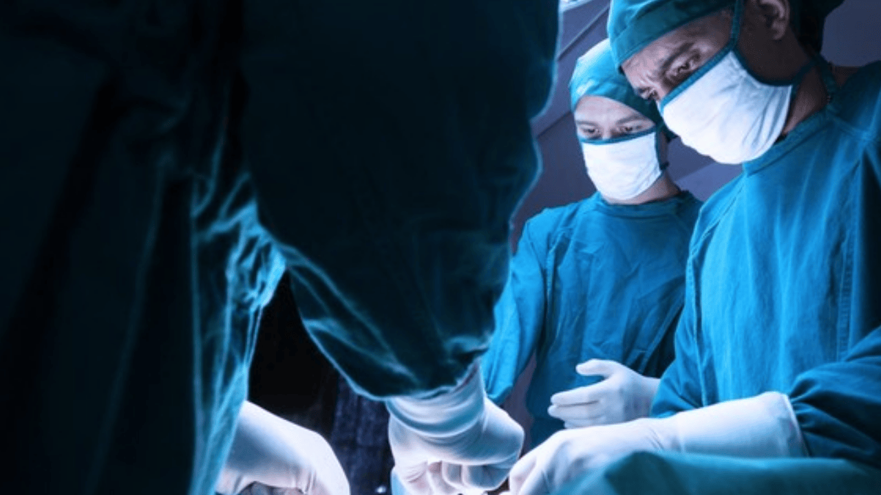 Pertama di Dunia? Dokter China “Titipkan” Kuping Putus di Kaki Selama Berbulan-bulan, Lalu Dipasang Lagi demi Selamatkan