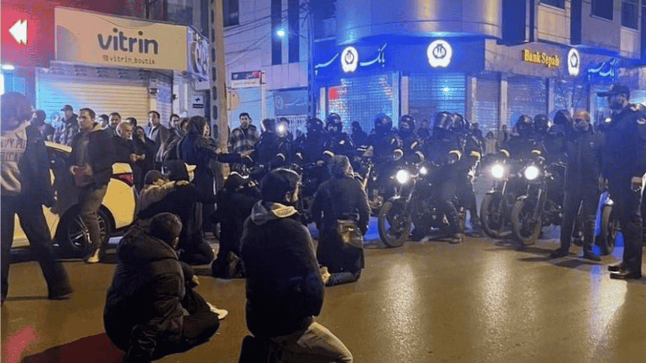 Demo Membesar, Australia Minta Warganya Segera Tinggalkan Iran