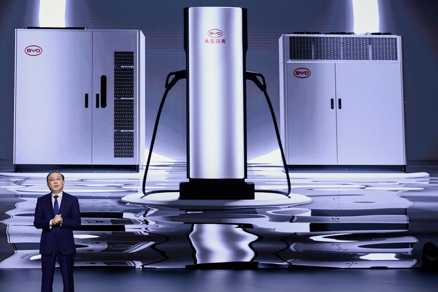 BYD Gandeng KFC Bangun 20.000 Stasiun Flash Charging, Isi Daya Mobil Listrik Cukup 9 Menit Sambil Makan