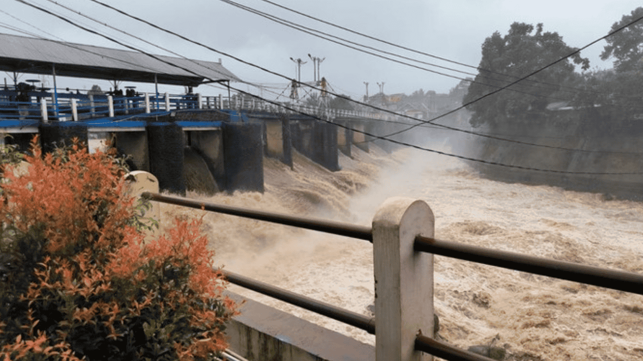 Hujan Deras di Puncak, Katulampa Siaga 3: TMA Ciliwung Sentuh 110 Cm Siang Ini