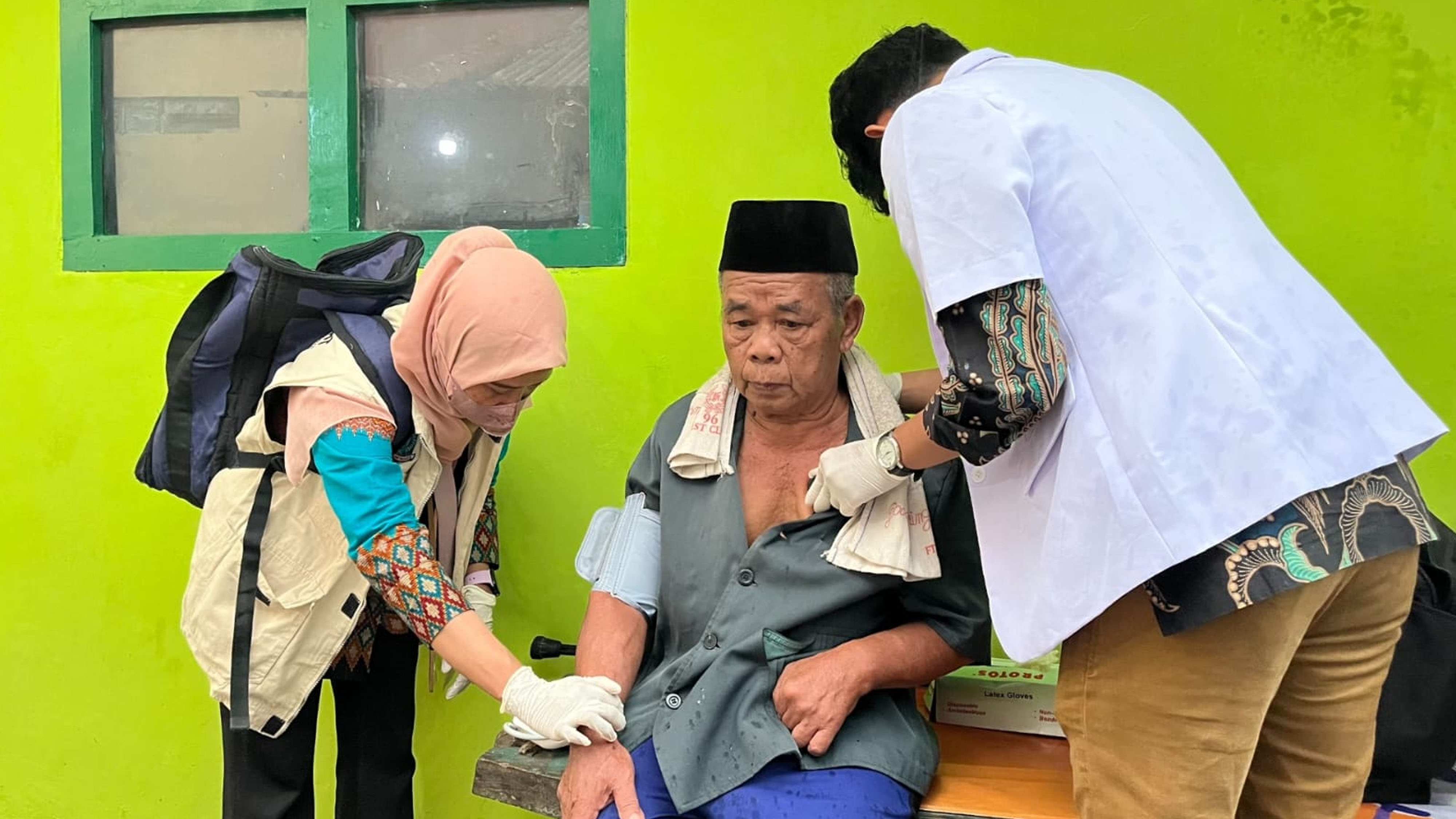 Dokter Datangi Rumah Warga, Ngider Sehat Premium Tangsel Permudah Akses Layanan Kesehatan