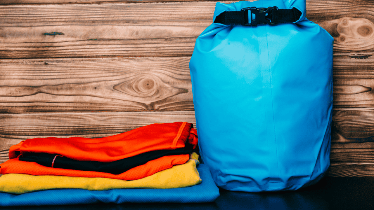 7 Tips Liburan Musim Hujan, Tak Cukup Hanya Sedia Payung!