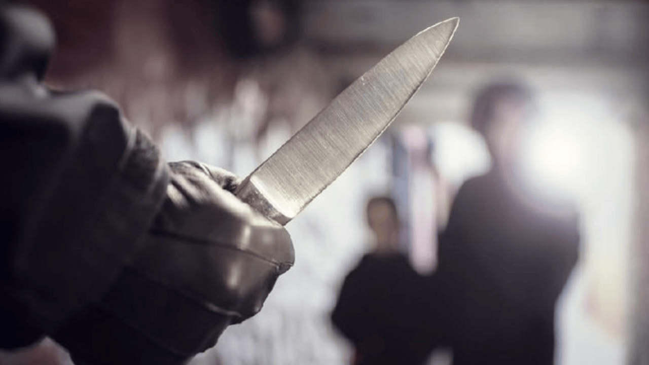 Mencekam di Depan Istri! Advokat di Kelapa Dua Ditusuk ‘Matel’ Saat Tarik Fortuner, Pelaku Kabur Usai Geruduk Rumah