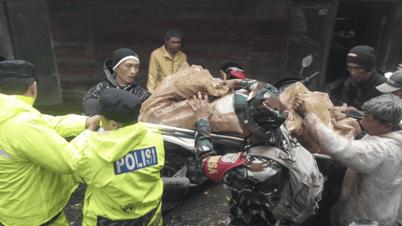 Bupati Bandung Barat Jeje Ritchie Ismail, Tetapkan Darurat Bencana Longsor di Cisarua